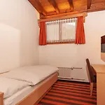 فندق Madrisa 3*