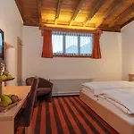 Szálloda Madrisa 3*