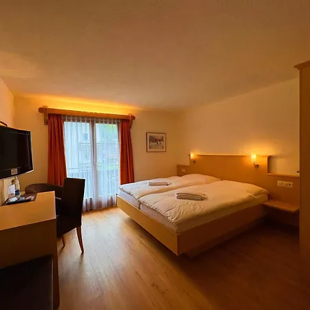 Szálloda Madrisa 3*