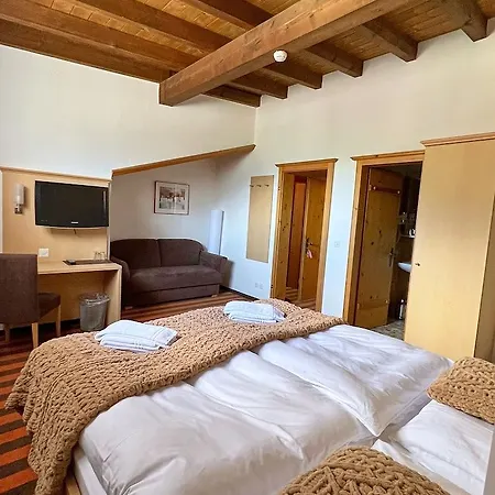 Madrisa Hotel 3*