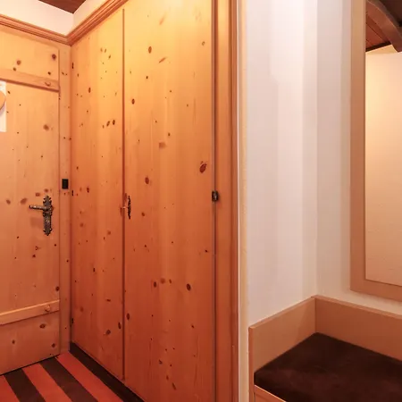 ホテル Madrisa 3*