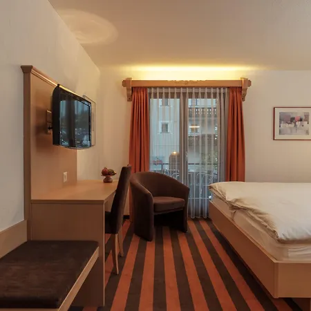 Madrisa 3*