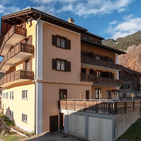 Madrisa ホテル 3*