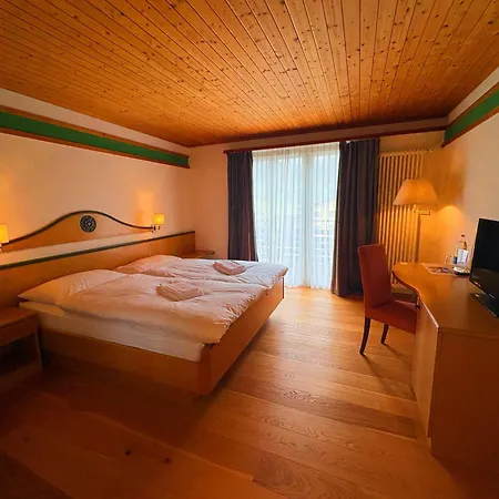 Madrisa Hotel 3*