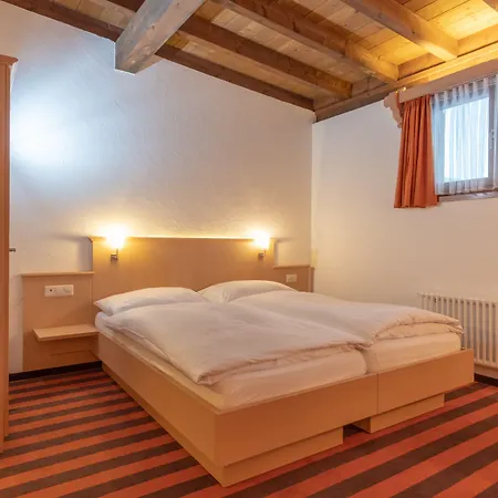 Madrisa 3* 클로스터스