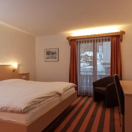 Madrisa 3*